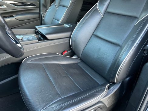 Used 2024 Cadillac Escalade ESV Sport image 11