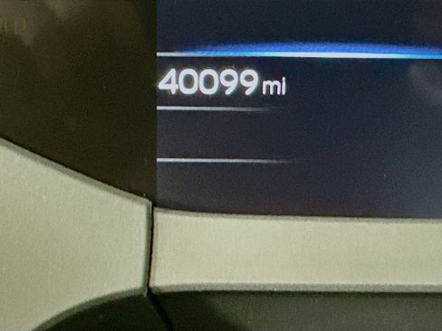 Used 2024 Toyota Prius LE image 19