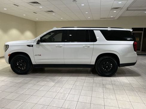 Used 2023 GMC Yukon XL AT4 AWD/4WD image 2