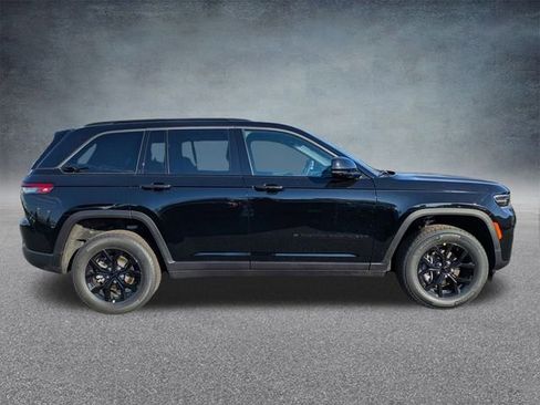 New 2026 Jeep Grand Cherokee Altitude AWD/4WD image 2