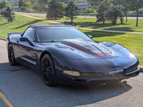 Used 2004 Chevrolet Corvette Convertible w/ Preferred Equipment Group image 2