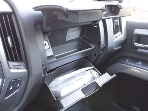 Used 2018 Chevrolet Silverado 1500 LT w/ All Star Edition AWD/4WD image 30