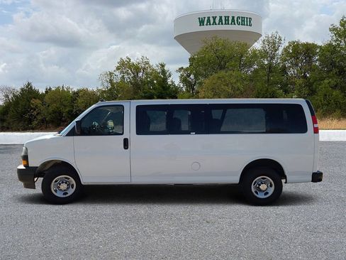 Used 2024 Chevrolet Express 3500 LS image 3