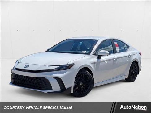 New 2025 Toyota Camry SE image 1