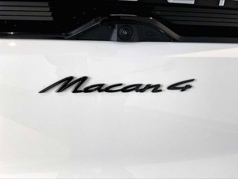 Used 2025 Porsche Macan 4 Electric image 35
