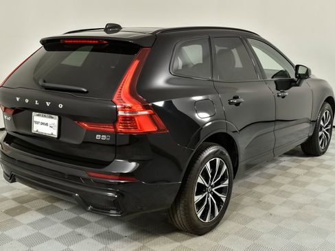 Certified 2025 Volvo XC60 B5 Plus image 28