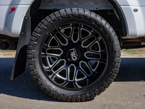 Used 2022 Ford F350 Lariat image 60