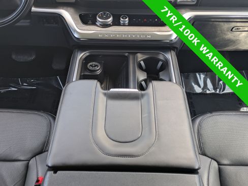 Certified 2025 Ford Expedition Platinum AWD/4WD image 24
