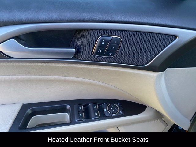 Used 2017 Ford Fusion SE w/ Fusion SE Technology Package FWD image 14