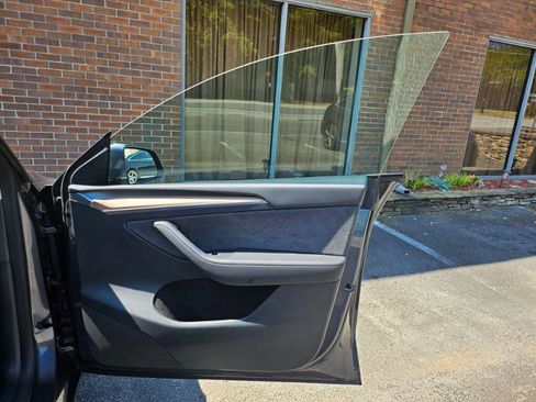 Used 2023 Tesla Model Y Long Range AWD/4WD image 61