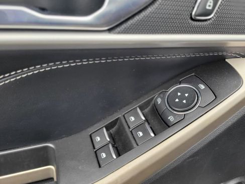 Used 2022 Ford Explorer XLT w/ Equipment Group 202A image 16