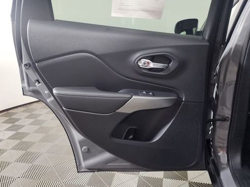 Used 2022 Jeep Cherokee Latitude Lux image 25