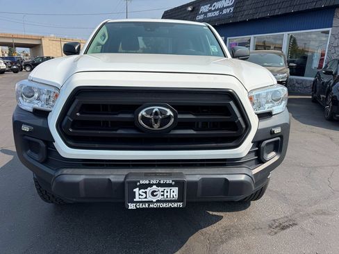 Used 2022 Toyota Tacoma SR AWD/4WD image 2