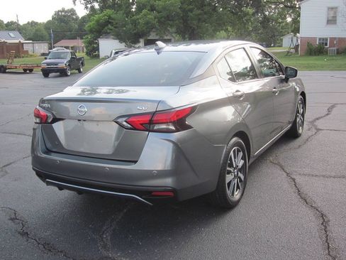 Used 2021 Nissan Versa SV FWD image 6