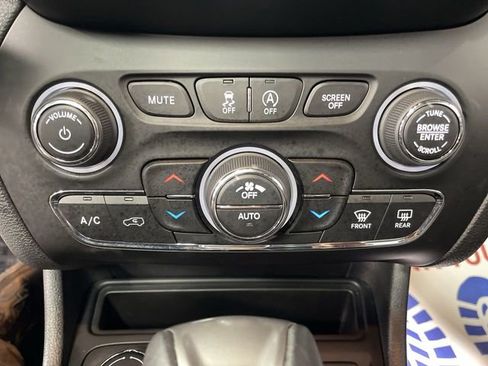 Used 2021 Jeep Cherokee Latitude Lux 80th Anniv w/ Quick Order Package 26U 80TH AWD/4WD image 19