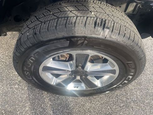 Used 2020 Jeep Wrangler Unlimited Sahara image 11