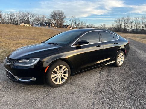 Used 2016 Chrysler 200 Limited w/ Convenience Group image 10