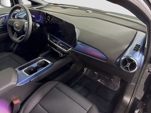 New 2026 Chevrolet Equinox EV LT image 29