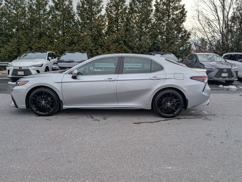 Used 2022 Toyota Camry XSE image 6