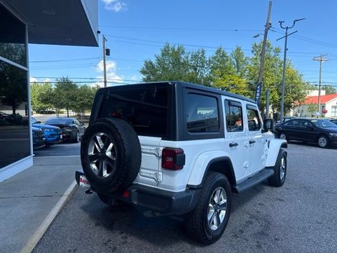 Used 2019 Jeep Wrangler Unlimited Sahara w/ LED Lighting Group AWD/4WD image 23