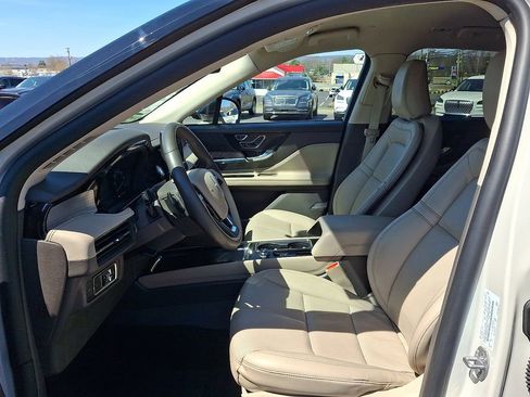 Used 2022 Lincoln Corsair AWD w/ Equipment Group 101A image 13