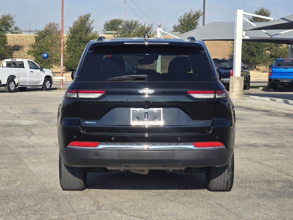 Used 2023 Jeep Grand Cherokee 4WD 4xe image 6