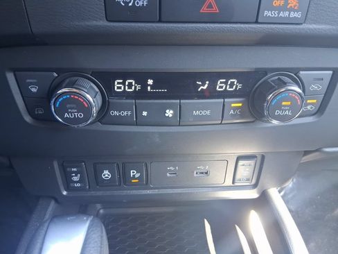 Used 2024 Nissan Frontier SV w/ SV Convenience Package RWD image 19