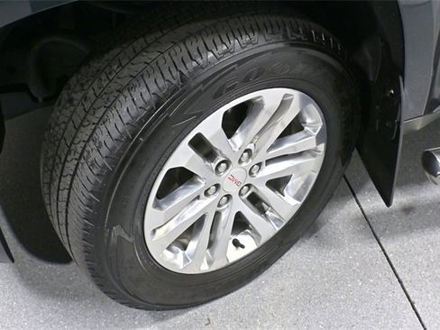 Certified 2018 GMC Canyon SLT w/ Driver Alert Package image 10