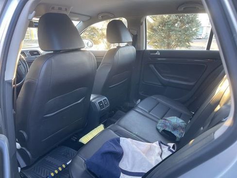 Used 2013 Volkswagen Jetta SportWagen image 4