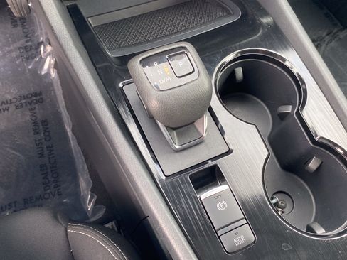 Used 2024 Nissan Rogue S FWD image 22