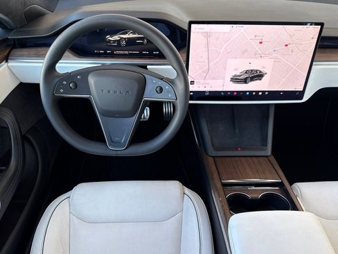 Used 2021 Tesla Model S Plaid AWD/4WD image 18