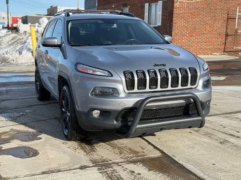 Used 2014 Jeep Cherokee Altitude w/ Cold Weather Group image 3