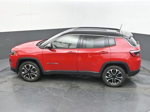 Used 2024 Jeep Compass Limited AWD/4WD image 33