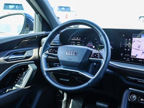Used 2025 Audi Q5 Premium w/ Convenience Package AWD/4WD image 20