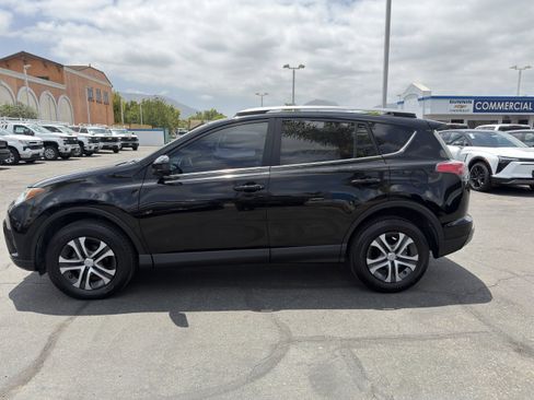 Used 2017 Toyota RAV4 LE w/ Carpet Mat Package AWD/4WD image 5