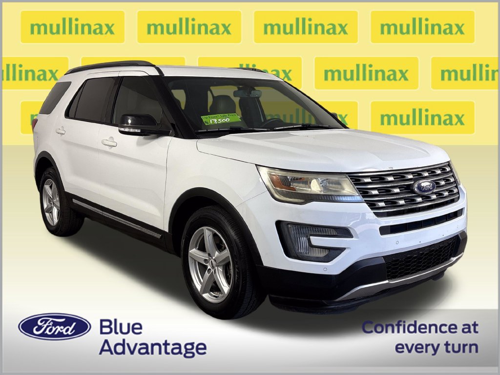 Used 2017 Ford Explorer XLT w/ Equipment Group 202A FWD image 2