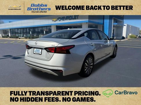 Used 2024 Nissan Altima 2.5 SV FWD image 7