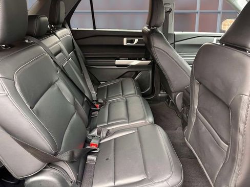 Used 2023 Ford Explorer XLT w/ Equipment Group 202A AWD/4WD image 12