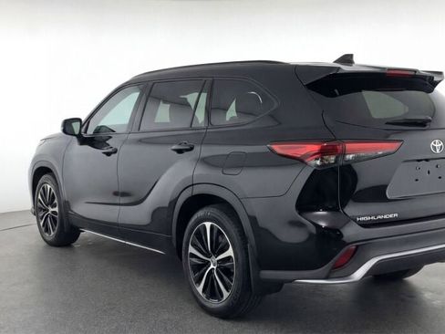 Used 2022 Toyota Highlander XSE image 5