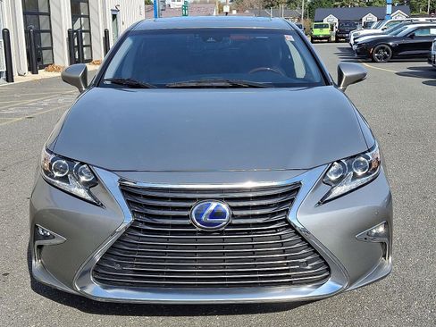 Used 2018 Lexus ES 300h image 2
