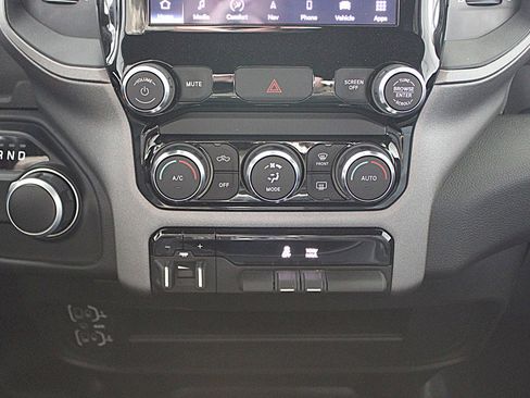 Used 2023 RAM 3500 Tradesman w/ Convenience Group image 28