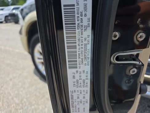 Used 2015 RAM 1500 Laramie Longhorn w/ Convenience Group AWD/4WD image 36