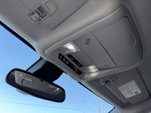 Used 2024 GMC Terrain SLE image 22