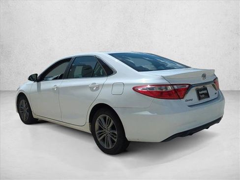 Used 2017 Toyota Camry SE FWD image 7