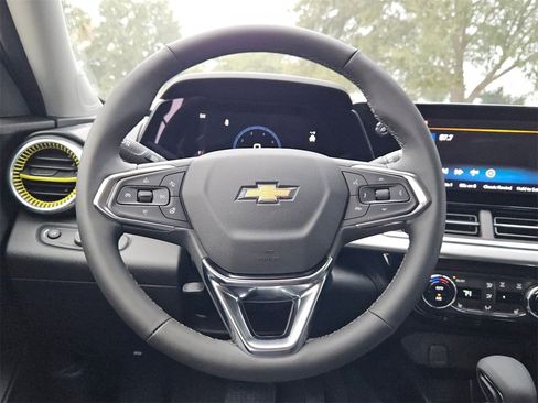 New 2026 Chevrolet Trax LT w/ Driver Confidence Package image 10