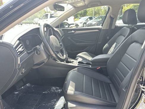 Used 2024 Volkswagen Jetta SE FWD image 23