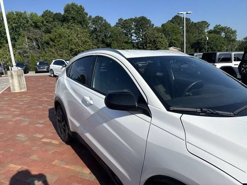 Used 2022 Honda HR-V Sport image 26