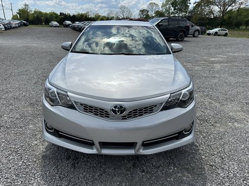 Used 2014 Toyota Camry SE image 2
