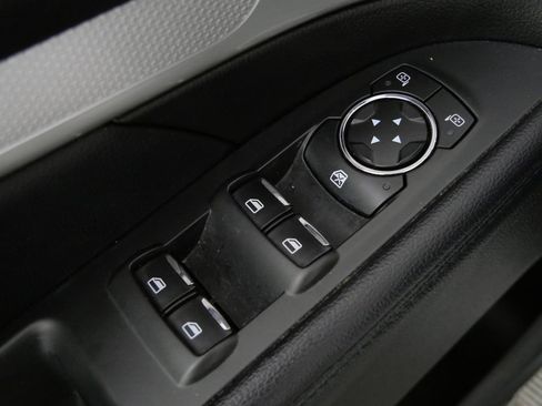 Used 2017 Ford Explorer XLT w/ Equipment Group 202A AWD/4WD image 14