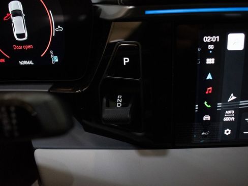 Used 2025 Porsche Macan 4S Electric image 28